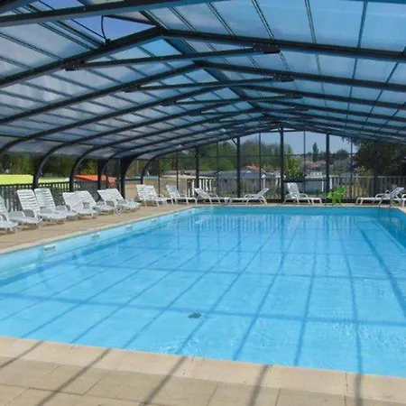 Camping Mobil-home Pour 4 Pers Avec Terrasse - Api-1-52-739 *