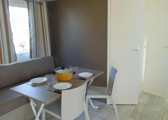 Mobil-home Pour 4 Pers Avec Terrasse - Api-1-52-739 Avrillé