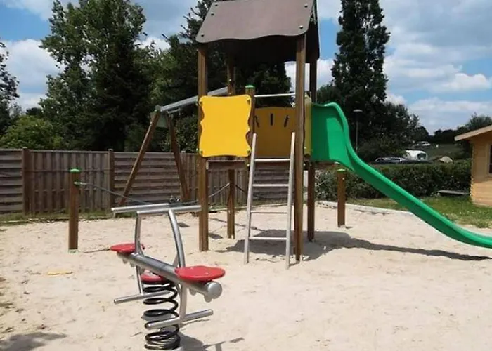 Mobil-home Pour 4 Pers Avec Terrasse - Api-1-52-739 * Avrillé